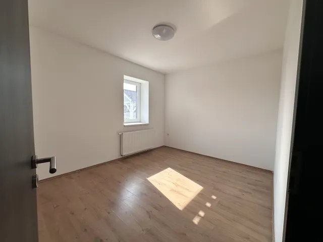 Eladó lakás Nagysimonyi 136 nm