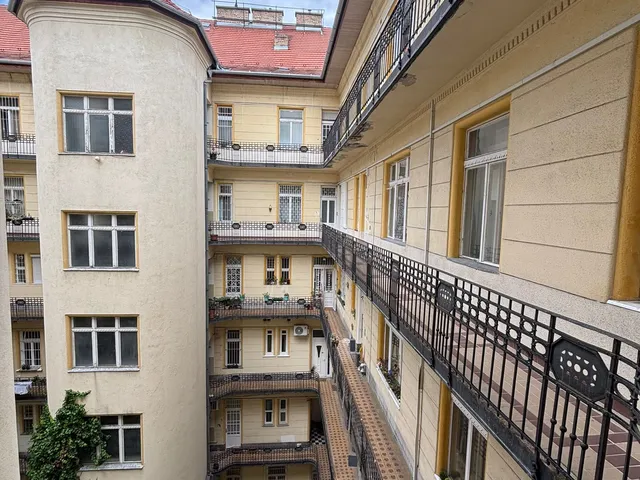 Eladó lakás Budapest I. kerület 100 nm