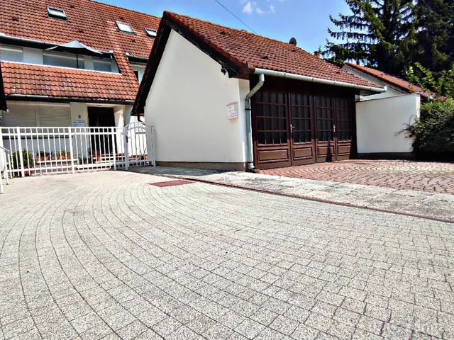 Eladó kereskedelmi és ipari ingatlan Harkány, Fürdőtelep 273 nm