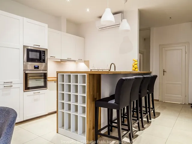 Kiadó lakás Budapest VI. kerület, Nagykörúton belüli terület 121 nm