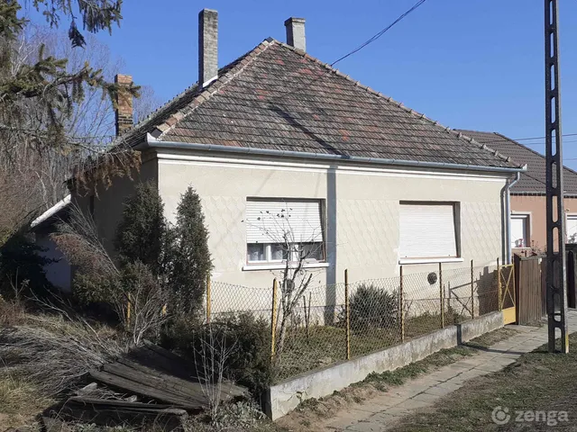 Eladó ház Pápateszér 85 nm