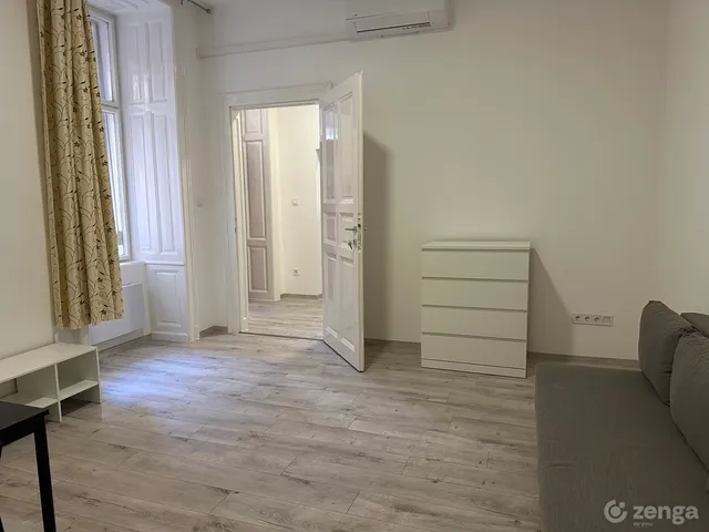 Kiadó lakás Budapest VI. kerület 28 nm