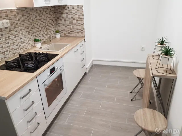 Kiadó lakás Pécs, Belváros, Nagy Lajos Király útja 8/B 48 nm