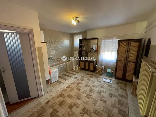 Eladó ház Dabas 240 nm