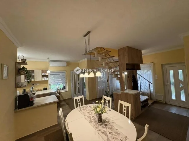 Eladó ház Dabas 180 nm