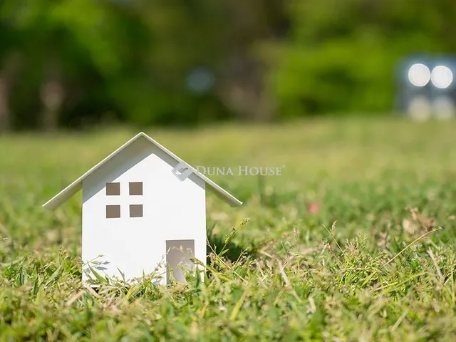 Eladó telek Nyáregyháza 9908 nm