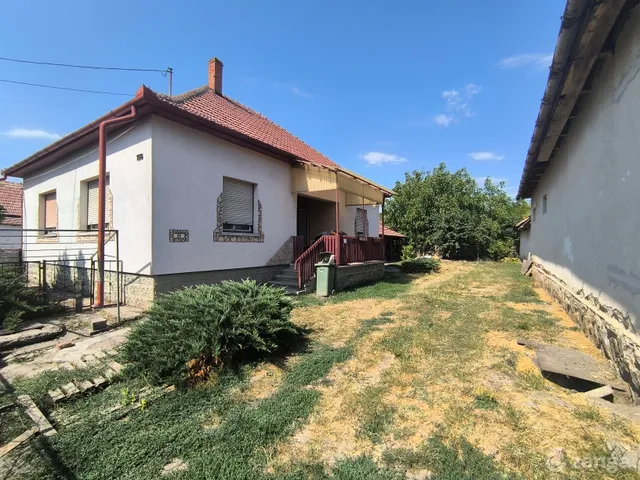 Eladó ház Jászkisér 100 nm