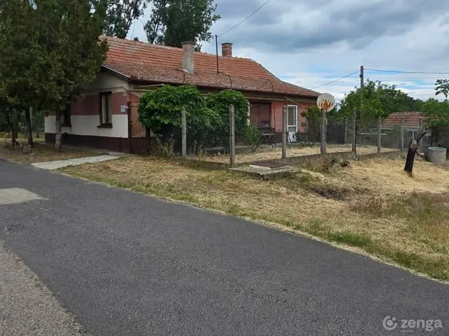 Eladó ház Tiszajenő 80 nm
