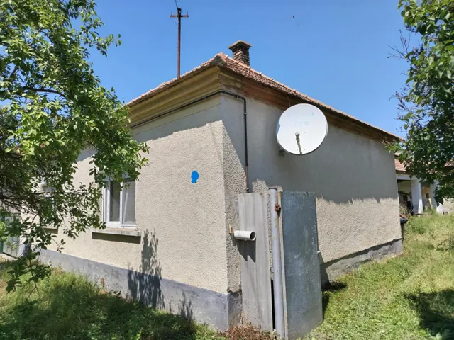 Eladó ház Csikvánd 87 nm