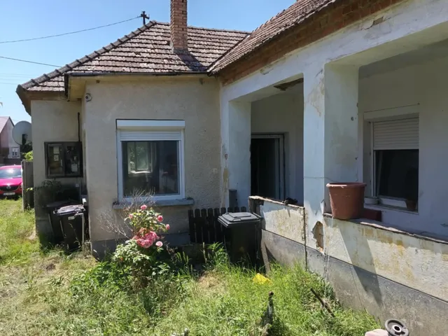 Eladó ház Csikvánd 87 nm