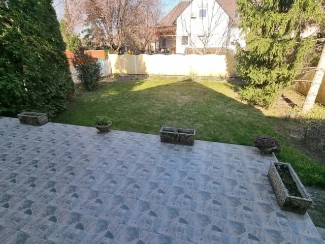 Eladó ház Győr, Ménfőcsanak 185 nm