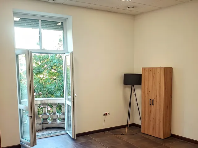 Kiadó kereskedelmi és ipari ingatlan Budapest V. kerület, Lipótváros, Alkotány utca  84 nm