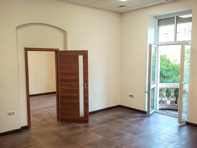 Kiadó kereskedelmi és ipari ingatlan Budapest V. kerület, Lipótváros, Alkotány utca  84 nm