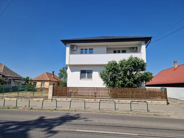 Eladó ház Dabas 214 nm