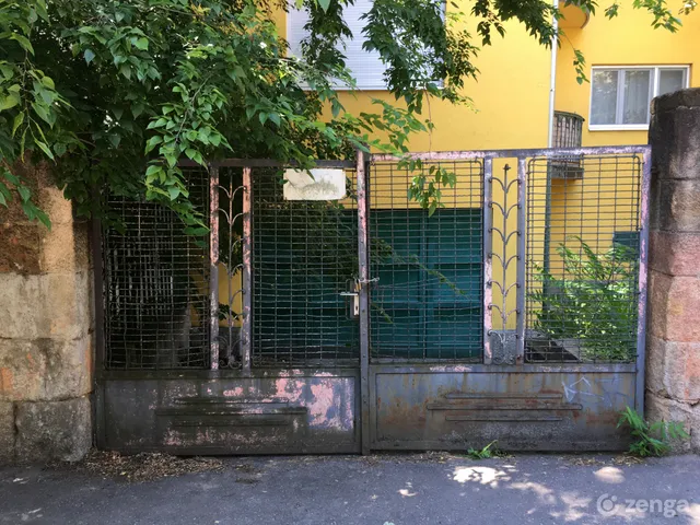 Eladó garázs Budapest XI. kerület 14 nm