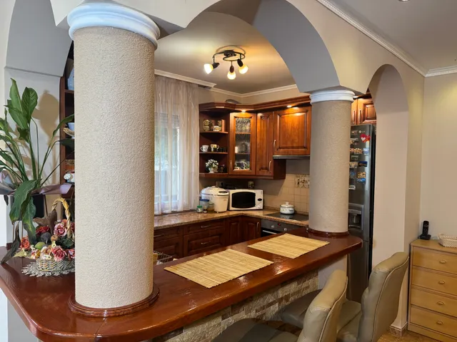 Eladó ház Debrecen, Úrrétje 203 nm