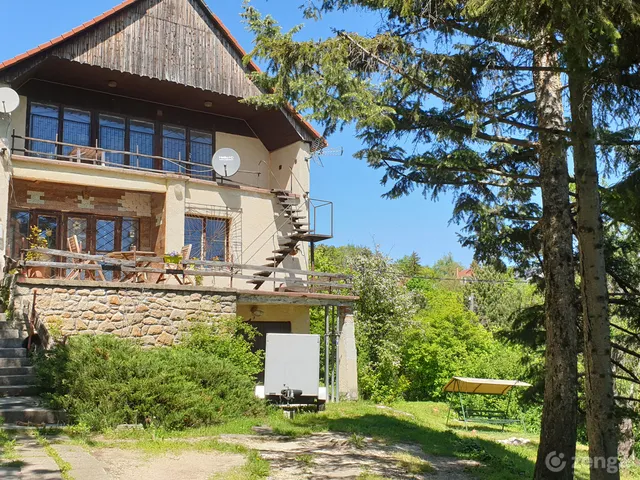 Eladó telek Nagykovácsi, Rózsa u. 21. 751 nm
