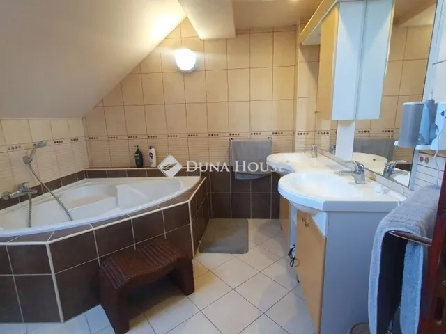 Eladó ház Budapest XVII. kerület 373 nm