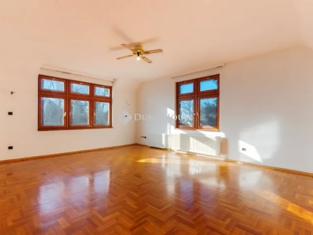 Eladó ház Budapest XVII. kerület 360 nm