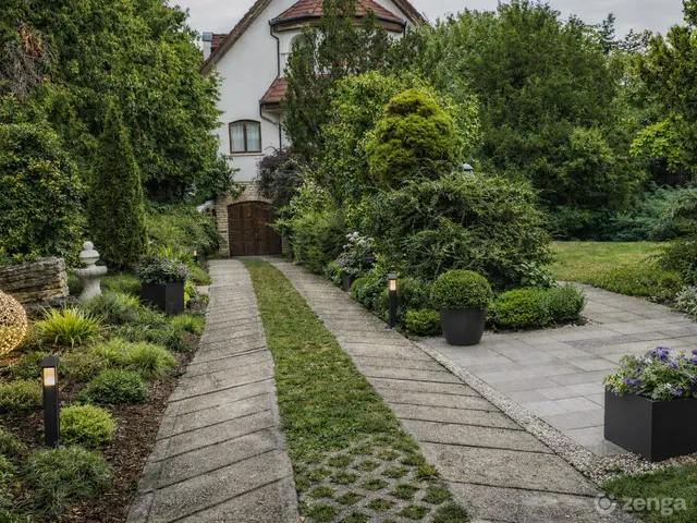 Eladó ház Budapest III. kerület, Testvérhegy 293 nm