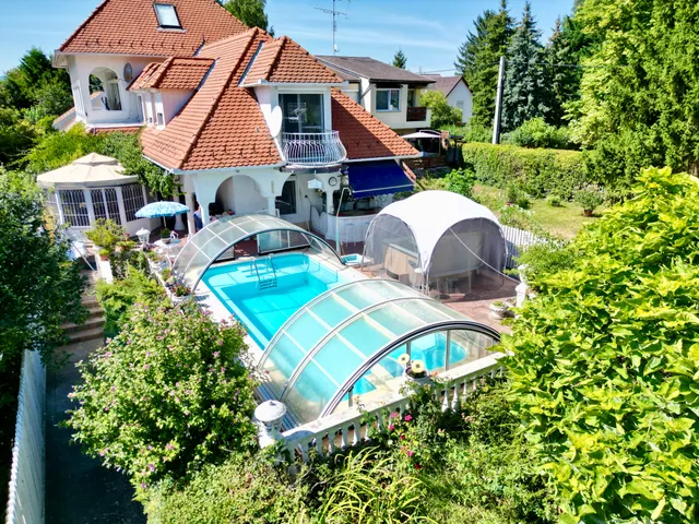Eladó ház Budakalász, Dunapart 275 nm