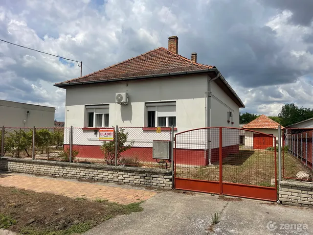 Eladó ház Kömpöc 125 nm