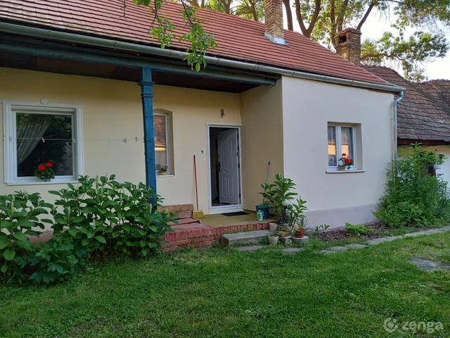 Eladó ház Aszód, Belváros 100 nm