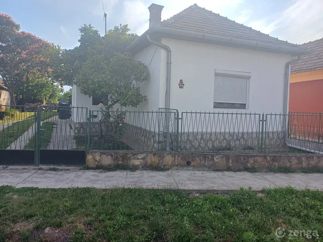 Eladó ház Szabás 98 nm