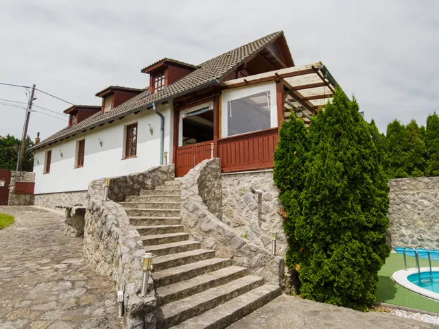 Eladó ház Dombóvár 240 nm