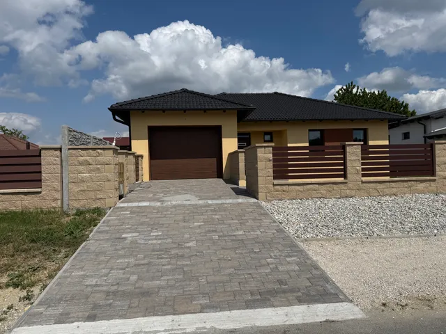 Eladó ház Győr, Győrszentiván 165 nm