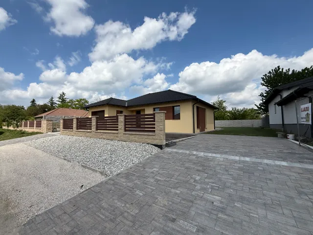 Eladó ház Győr, Győrszentiván 165 nm