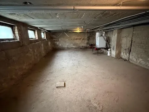 Kiadó kereskedelmi és ipari ingatlan Győr, Győrszentiván 80 nm