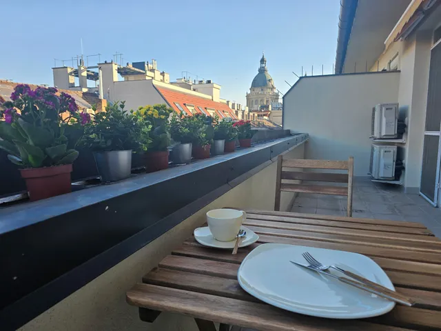 Eladó lakás Budapest VI. kerület, Nagykörúton belüli terület 111 nm