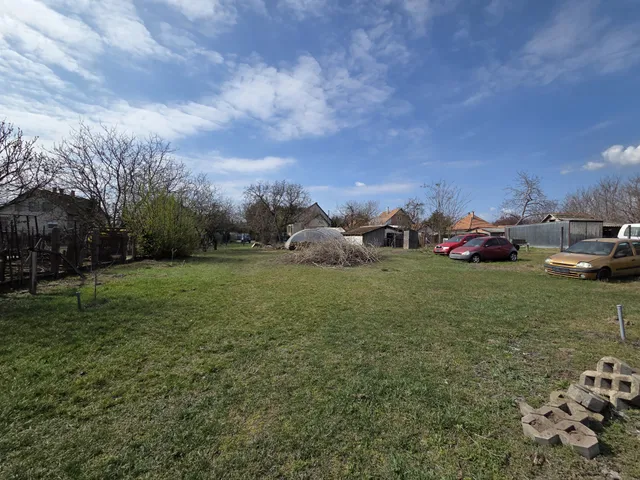 Eladó telek Dömsöd 800 nm