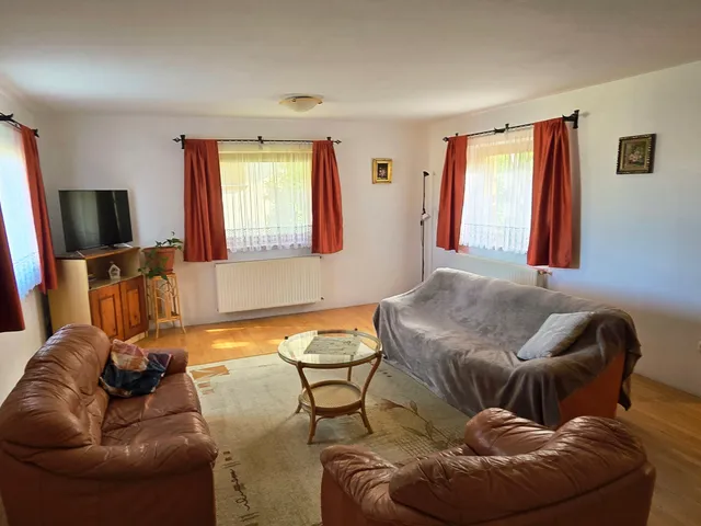 Eladó ház Alsópáhok 250 nm