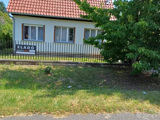 Eladó üdülő és hétvégi ház Siófok, Sóstó, Álmos utca 15. 97 nm