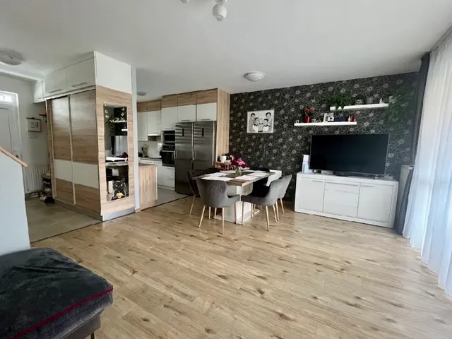 Eladó lakás Szombathely, Középhegy 87 nm