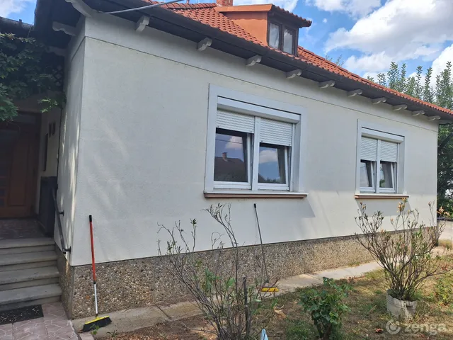 Kiadó ház Veszprém 90 nm