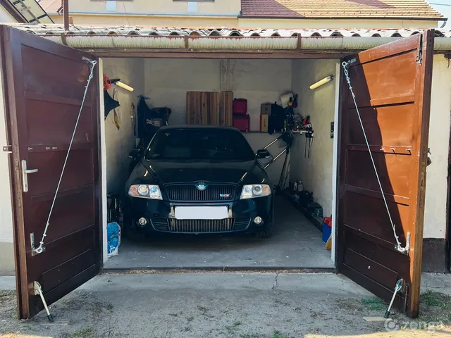 Eladó garázs Kecskemét, Hunyadiváros 15 nm