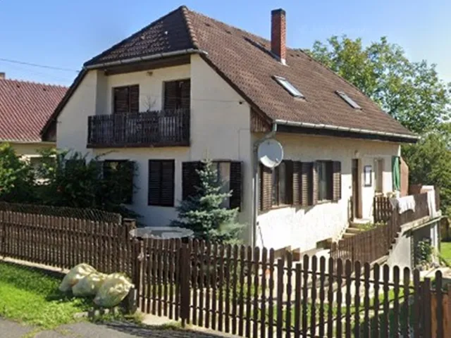 Eladó ház Alsópáhok 250 nm