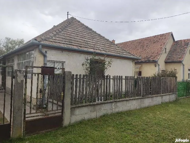 Eladó ház Bőny 75 nm