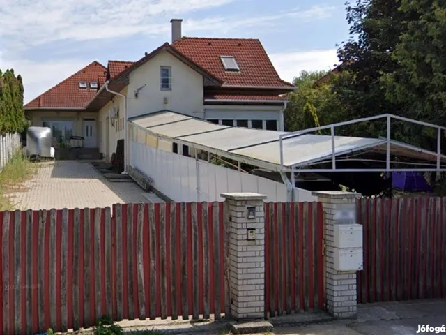Eladó lakás Gödöllő 158 nm