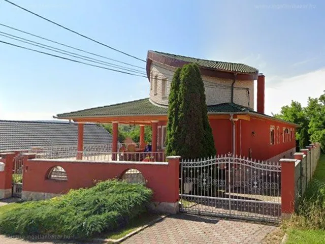 Eladó ház Pécs 300 nm