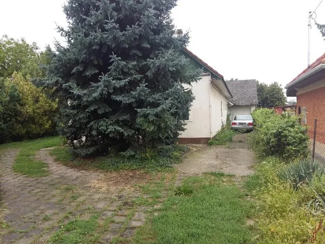 Eladó ház Szabadbattyán 210 nm