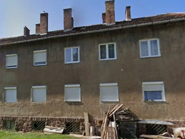 Eladó lakás Komló 67 nm