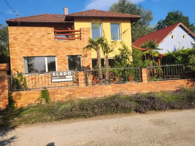 Eladó ház Kiskunlacháza 137 nm