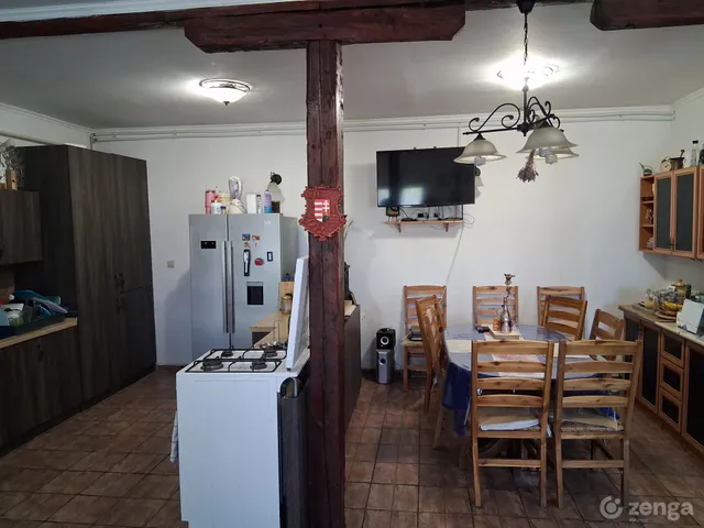 Eladó ház Cece 200 nm