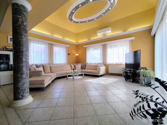 Eladó ház Sopron, Ágfalvi úti lakópark 330 nm