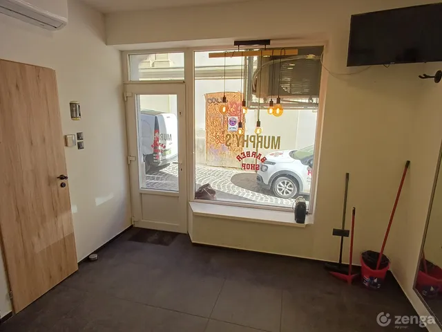 Eladó kereskedelmi és ipari ingatlan Pécs, Belváros 20 nm