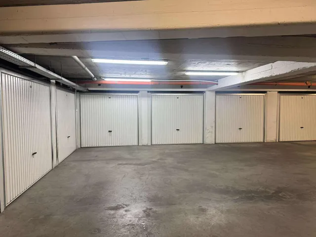 Eladó garázs Mosonmagyaróvár, Városközpont 23 nm